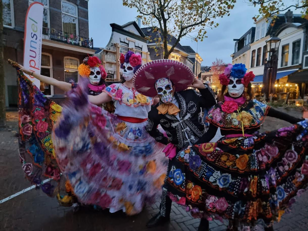 Dia de Los Muertos parade